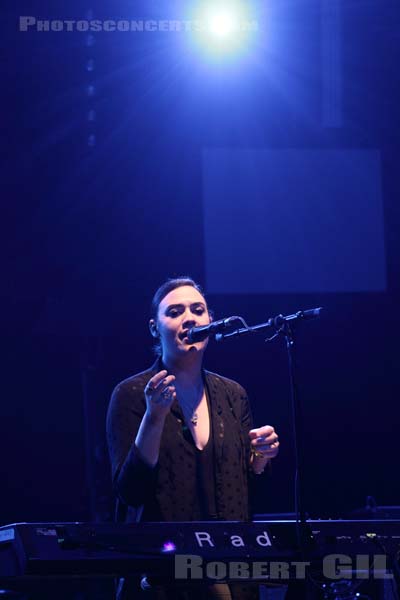 NADINE SHAH - 2014-03-22 - PARIS - CentQuatre - Salle 400 - 